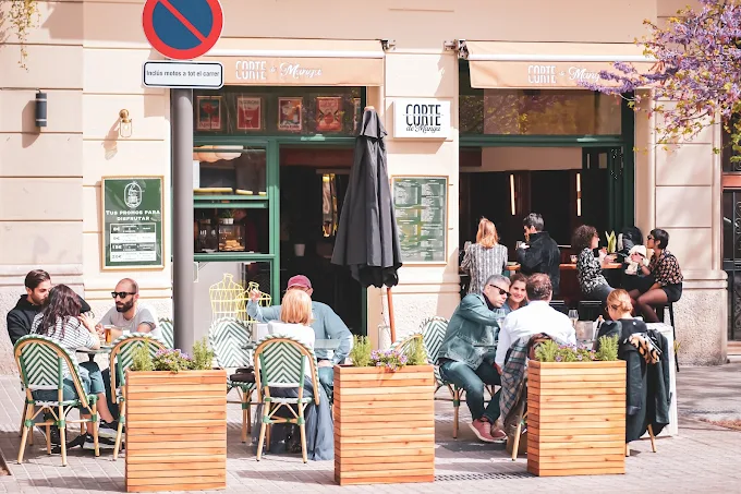 Corte de Mangas — local bear-friendly en Barcelona