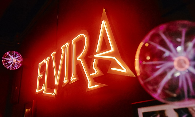 Elvira Café — local bear-friendly en Barcelona