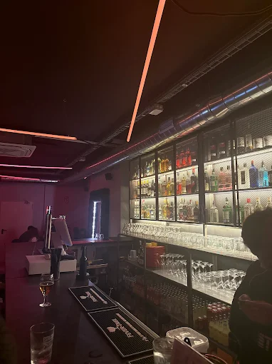 La Lio Bar — local bear-friendly en Barcelona