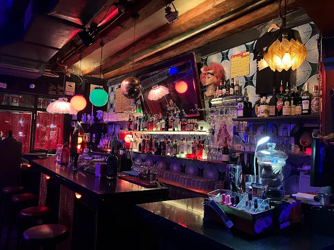Madame Jasmine — local bear-friendly en Barcelona