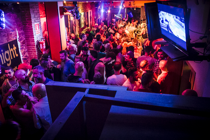 Night Barcelona — local bear-friendly en Barcelona