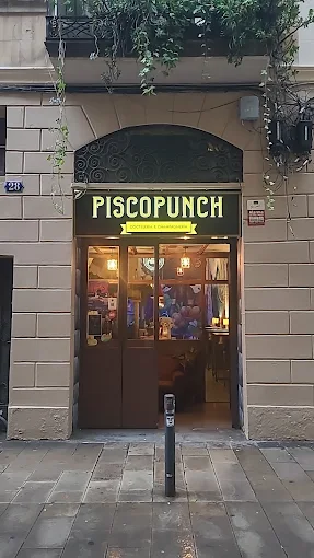 Pisco Punch — local bear-friendly en Barcelona