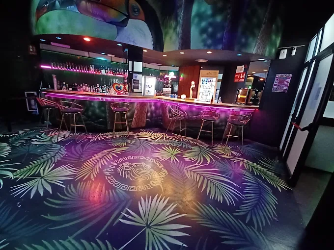The Moon Salvaje — local bear-friendly en Barcelona