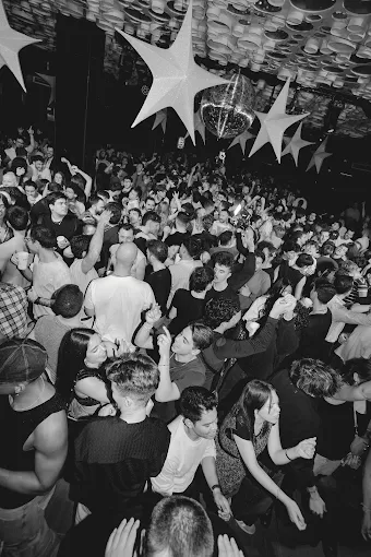 YASS! Party — local bear-friendly en Barcelona